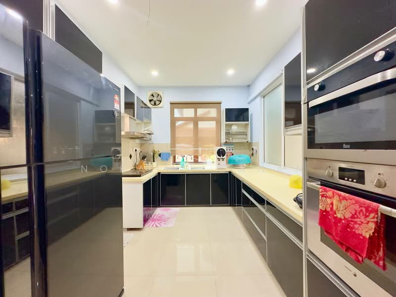 Semi-Detached House for Sale in Taman TTDI Jaya (Shah Alam) - Noraini Dahan - Kitchen - PropertyGuru.com.my