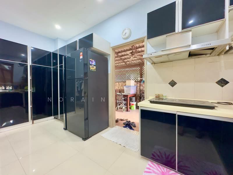 Semi-Detached House for Sale in Taman TTDI Jaya (Shah Alam) - Noraini Dahan - Kitchen - PropertyGuru.com.my