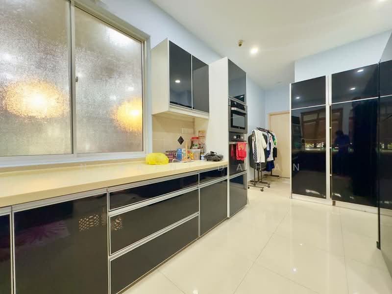 Semi-Detached House for Sale in Taman TTDI Jaya (Shah Alam) - Noraini Dahan - Kitchen - PropertyGuru.com.my