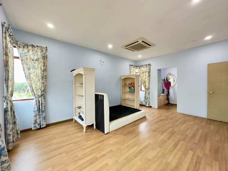 Semi-Detached House for Sale in Taman TTDI Jaya (Shah Alam) - Noraini Dahan - Bedroom - PropertyGuru.com.my