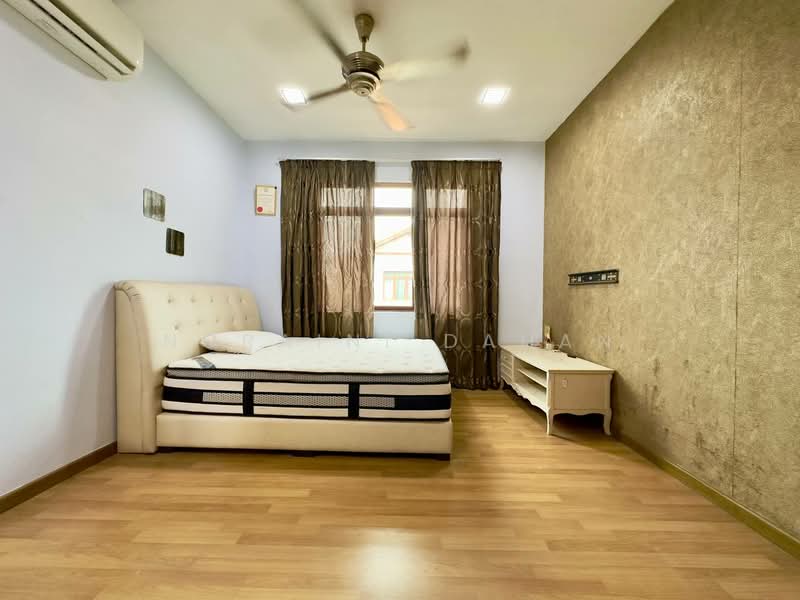 Semi-Detached House for Sale in Taman TTDI Jaya (Shah Alam) - Noraini Dahan - Bedroom - PropertyGuru.com.my