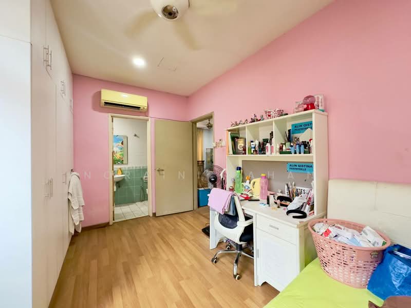 Semi-Detached House for Sale in Taman TTDI Jaya (Shah Alam) - Noraini Dahan - Bedroom - PropertyGuru.com.my
