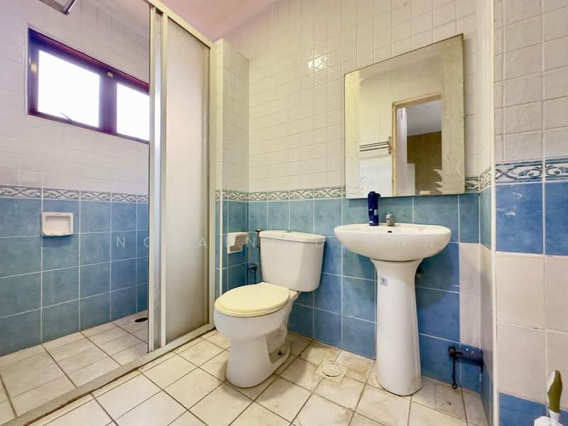 Semi-Detached House for Sale in Taman TTDI Jaya (Shah Alam) - Noraini Dahan - Bathroom - PropertyGuru.com.my