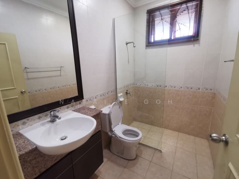 Semi-Detached House for Rent in Taman Redang (Johor Bahru) - Nataine Goh - Bathroom - PropertyGuru.com.my