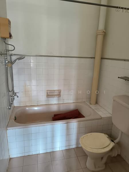 Rumah Teres 2 Tingkat untuk Disewa di Air Hitam (Ayer Itam) - Chong Chooi Wei - Bathroom - PropertyGuru.com.my