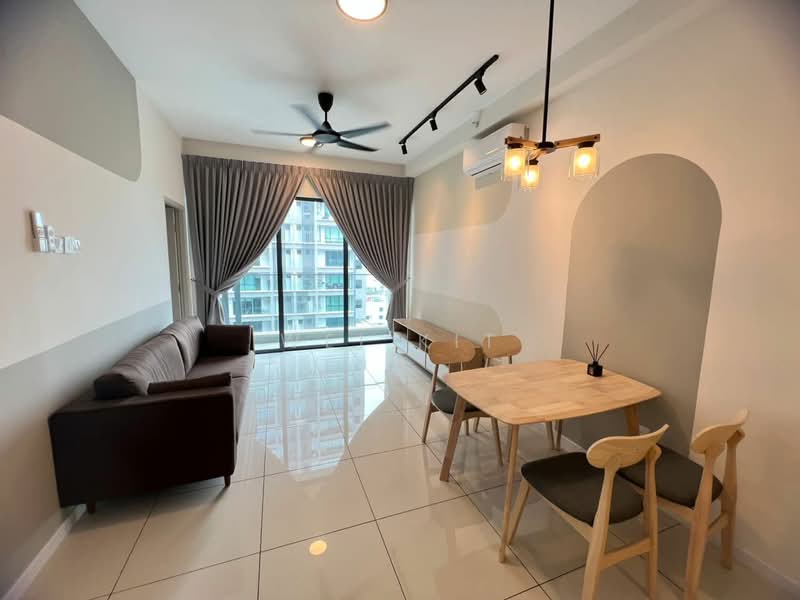 Servis Apartment untuk Disewa di The Glenz @ Glenmarie - Wei Kit - Living Room - PropertyGuru.com.my