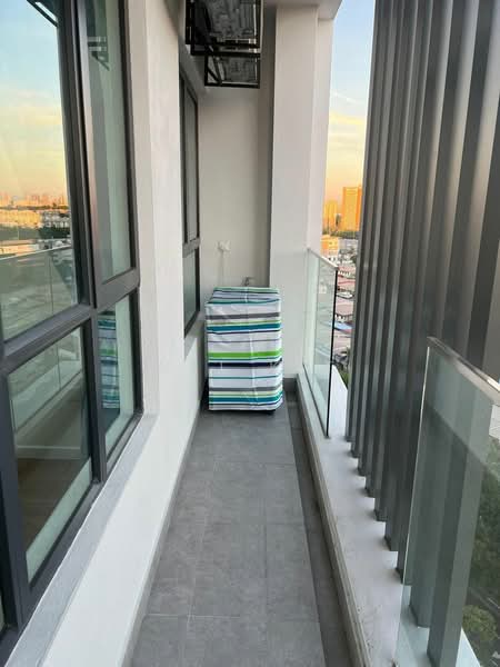 Service Residence for Rent at The Glenz @ Glenmarie - Wei Kit - Balcony - PropertyGuru.com.my