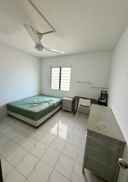 Rumah Flat untuk Dijual di Desa Pinang 2 - Vincent Koay - Bedroom - PropertyGuru.com.my