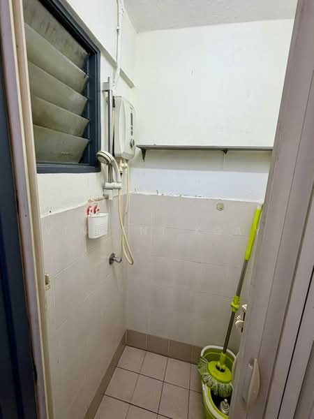 Rumah Flat untuk Dijual di Desa Pinang 2 - Vincent Koay - Bathroom - PropertyGuru.com.my
