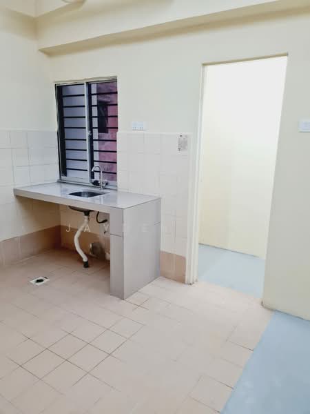Apartment for Sale at Taman Pendamar Indah 2 - Jayden Lee - Kitchen - PropertyGuru.com.my
