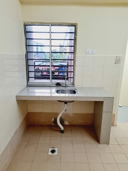 Apartment for Sale at Taman Pendamar Indah 2 - Jayden Lee - Kitchen - PropertyGuru.com.my