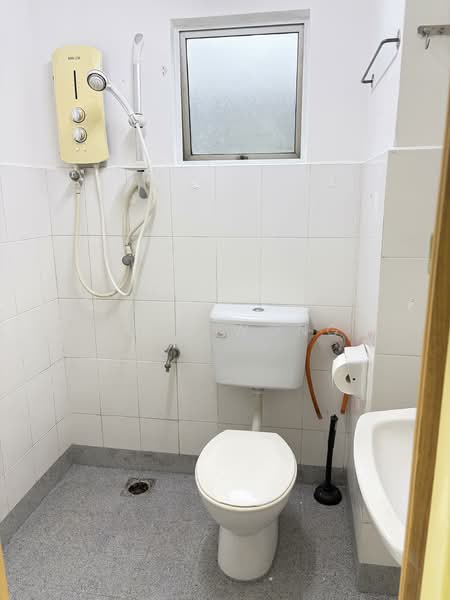 Kondominium untuk Dijual di Warisan City View - Rose Wong - Bathroom - PropertyGuru.com.my