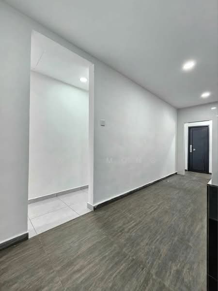 1-storey Terraced House for Sale in Taman Puteri Wangsa (Ulu Tiram) - Wil Mong - Corridor - PropertyGuru.com.my