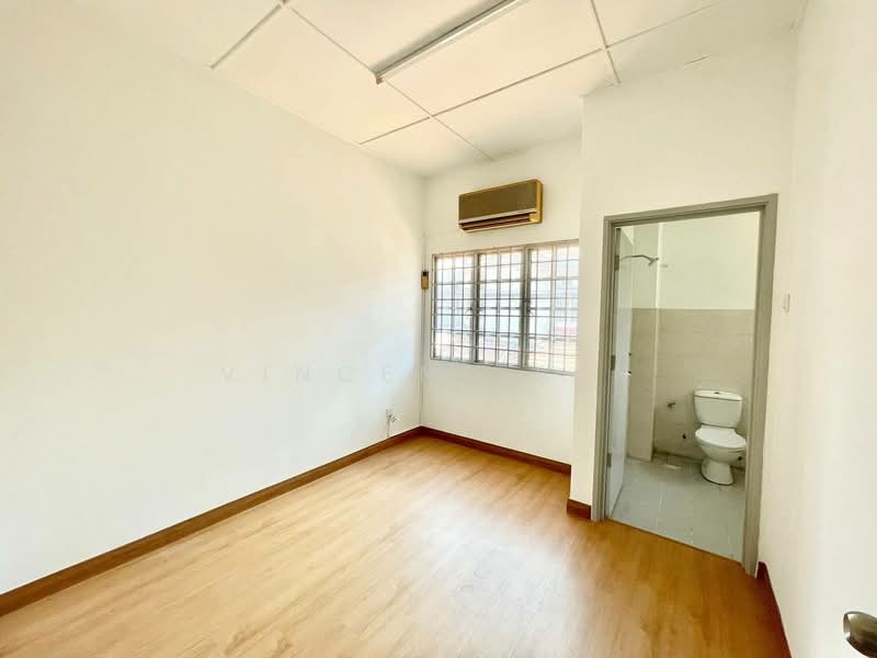 2-storey Terraced House for Sale in Taman Muda (Ampang) - Vincent Tan - Bathroom - PropertyGuru.com.my