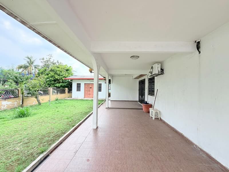 Rumah Teres 2 Tingkat untuk Dijual di Taman Sri Watan (Ampang) - Adi Mohamad - Exterior - PropertyGuru.com.my