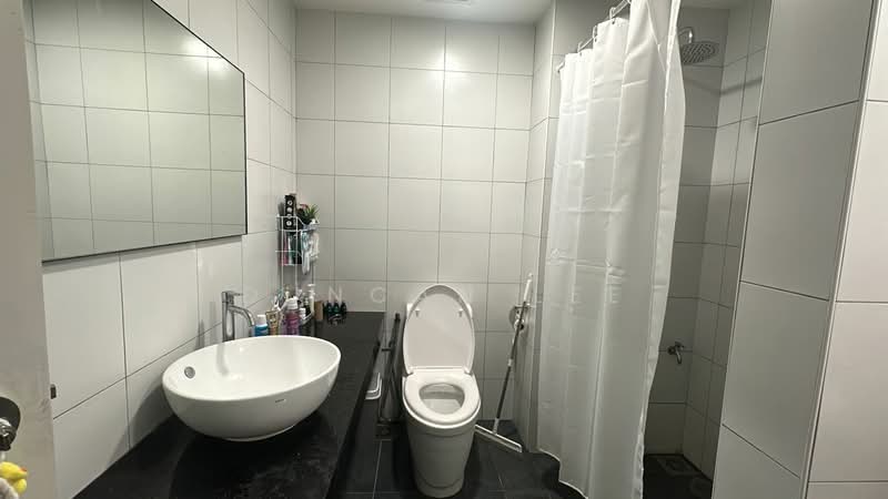Servis Apartment untuk Disewa di Chambers - Duncan Lee - Bathroom - PropertyGuru.com.my