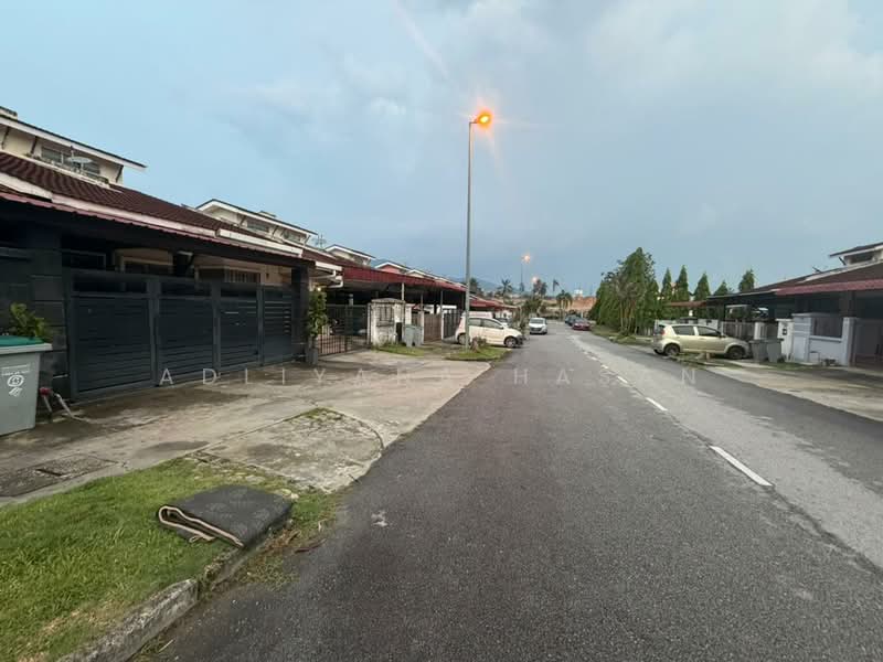 Rumah Teres 1 Tingkat untuk Dijual di Senawang (Negeri Sembilan) - Adliyana Hasan - Exterior - PropertyGuru.com.my
