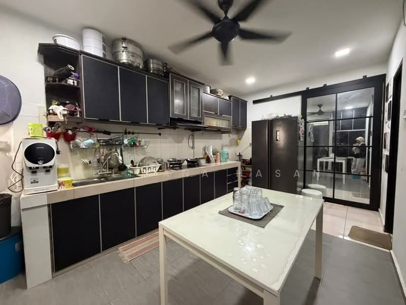 Rumah Teres 1 Tingkat untuk Dijual di Senawang (Negeri Sembilan) - Adliyana Hasan - Kitchen - PropertyGuru.com.my