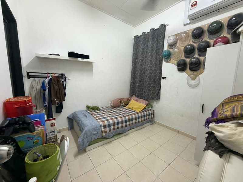 Rumah Teres 1 Tingkat untuk Dijual di Senawang (Negeri Sembilan) - Adliyana Hasan - Bedroom - PropertyGuru.com.my