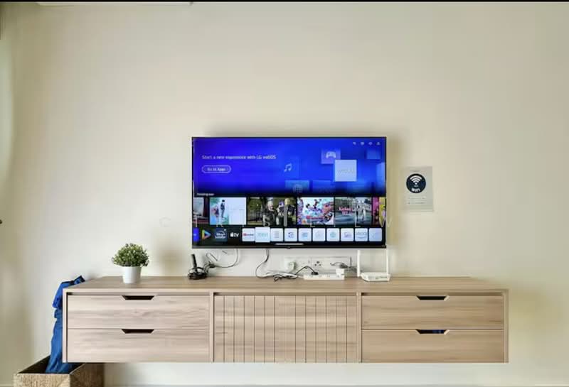 Kondominium untuk Disewa di Bay Laurel @ Country Garden Danga Bay - Chris Liew - Living Room - PropertyGuru.com.my