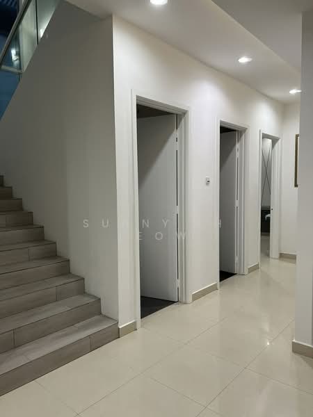 Bungalow for Sale in Seksyen 4 (Petaling Jaya) - Sunny LH Leow - Corridor - PropertyGuru.com.my