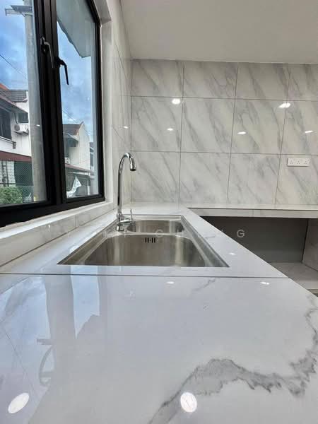 2-storey Terraced House for Sale in Bandar Baru Permas Jaya (Permas Jaya) - Yuki Cheng - Kitchen - PropertyGuru.com.my