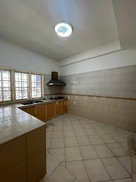 Rumah Teres 2 Tingkat untuk Dijual di Bandar Kinrara (Selangor) - Chee Keong Kok - Kitchen - PropertyGuru.com.my