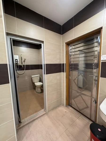 2-storey Terraced House for Sale in Gelang Patah (Johor) - Stefan Yu - Bathroom - PropertyGuru.com.my