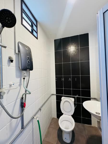 Rumah Teres 2 Tingkat untuk Dijual di Taman Desa Jaya (Johor Bahru) - Kun Chai - Bathroom - PropertyGuru.com.my
