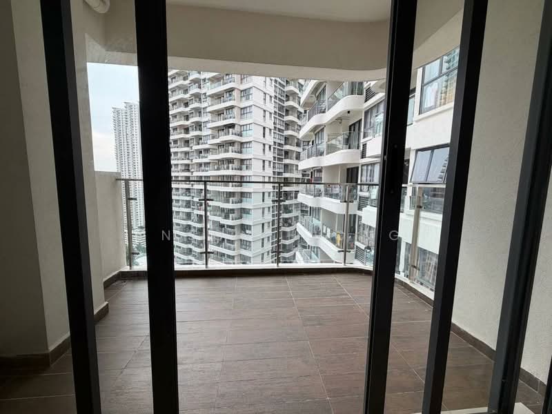 Kondominium untuk Dijual di Bay Point @ Country Garden Danga Bay - Anson Hiong - Balcony - PropertyGuru.com.my