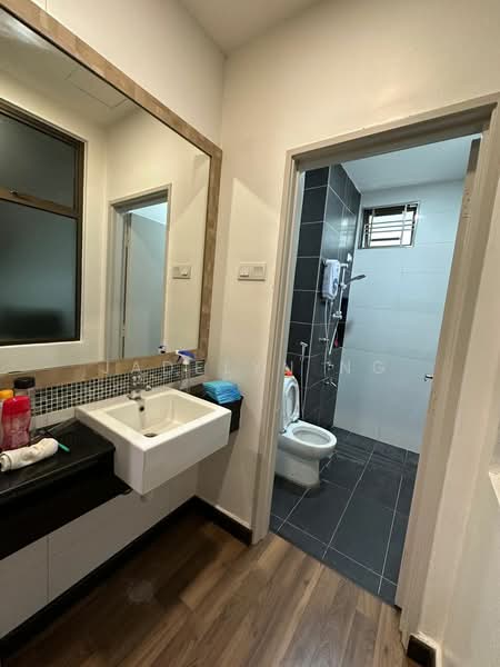 Rumah Teres 2 Tingkat untuk Dijual di Bandar Putra (Kulai) - Jadelyn Ng - Bathroom - PropertyGuru.com.my