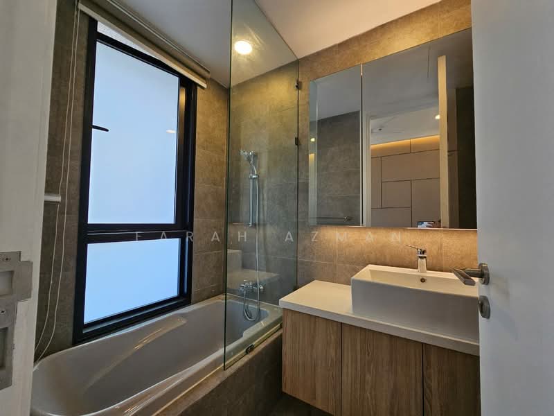 Servis Apartment untuk Disewa di Kami - Farah Azman - Bathroom - PropertyGuru.com.my