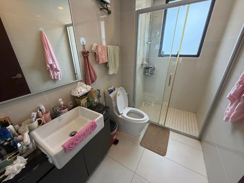 Kondominium untuk Dijual di Bay Laurel @ Country Garden Danga Bay - Chris Liew - Bathroom - PropertyGuru.com.my