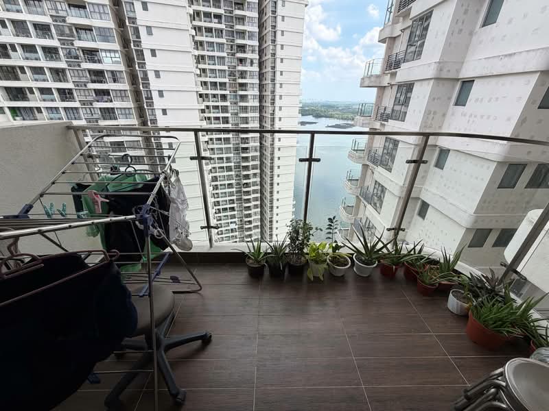 Kondominium untuk Dijual di Bay Laurel @ Country Garden Danga Bay - Chris Liew - Balcony - PropertyGuru.com.my