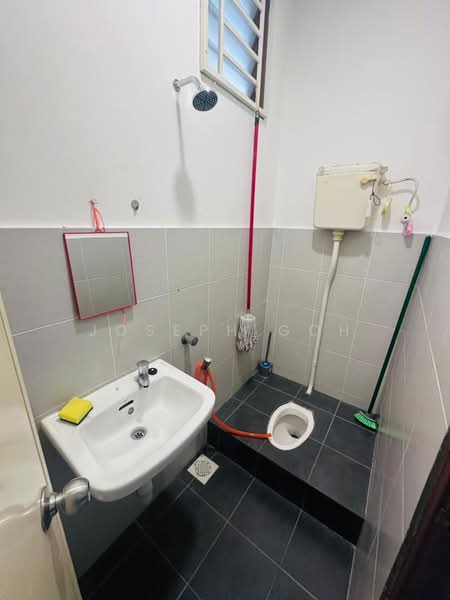 Rumah Teres 2 Tingkat untuk Dijual di Taman Setia Indah (Tebrau) - Joseph Goh - Bathroom - PropertyGuru.com.my