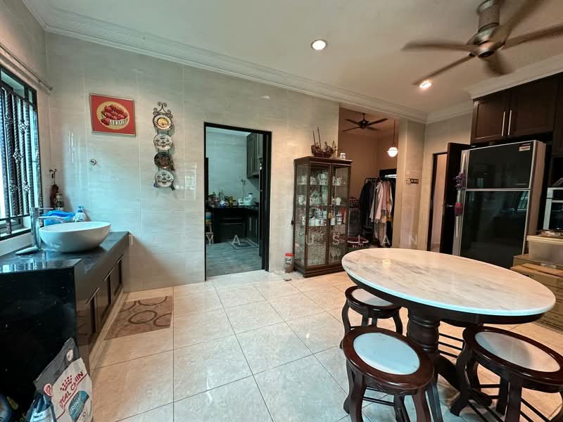 Bungalow for Sale in Usj 17 (Subang Jaya) - Tasya Ruslan - Kitchen - PropertyGuru.com.my