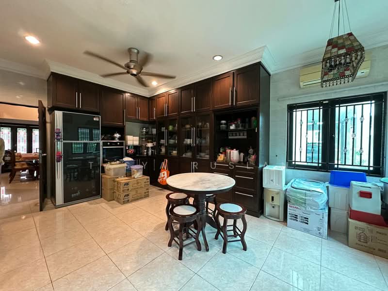 Bungalow for Sale in Usj 17 (Subang Jaya) - Tasya Ruslan - Kitchen - PropertyGuru.com.my
