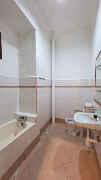 Rumah Teres 2 Tingkat untuk Dijual di Taman Pulai Utama (Skudai) - Vincy Sia - Bathroom - PropertyGuru.com.my