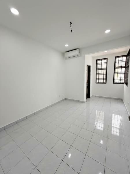 Townhouse for Sale in Bandar Seri Alam (Masai) - Robin Lim - Interior - PropertyGuru.com.my