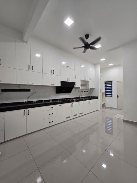 Rumah Teres 2 Tingkat untuk Disewa di Cyberjaya (Selangor) - Najah Kadir - Kitchen - PropertyGuru.com.my
