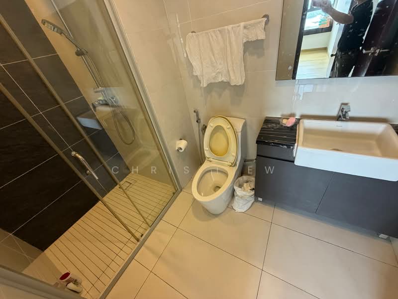 Kondominium untuk Dijual di Bay Laurel @ Country Garden Danga Bay - Chris Liew - Bathroom - PropertyGuru.com.my