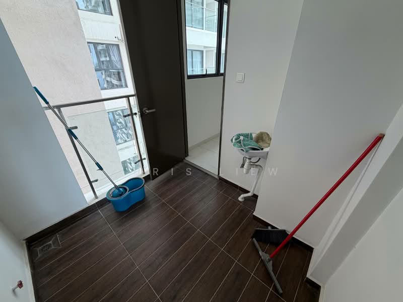 Kondominium untuk Dijual di Bay Laurel @ Country Garden Danga Bay - Chris Liew - Balcony - PropertyGuru.com.my