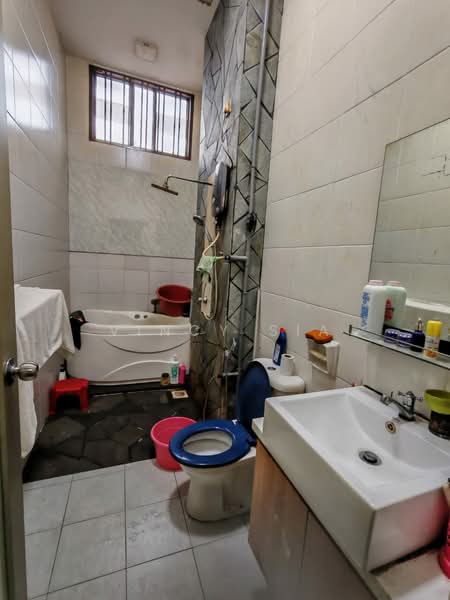 2-storey Terraced House for Sale in Taman Sutera Utama (Skudai) - Vincy Sia - Bathroom - PropertyGuru.com.my