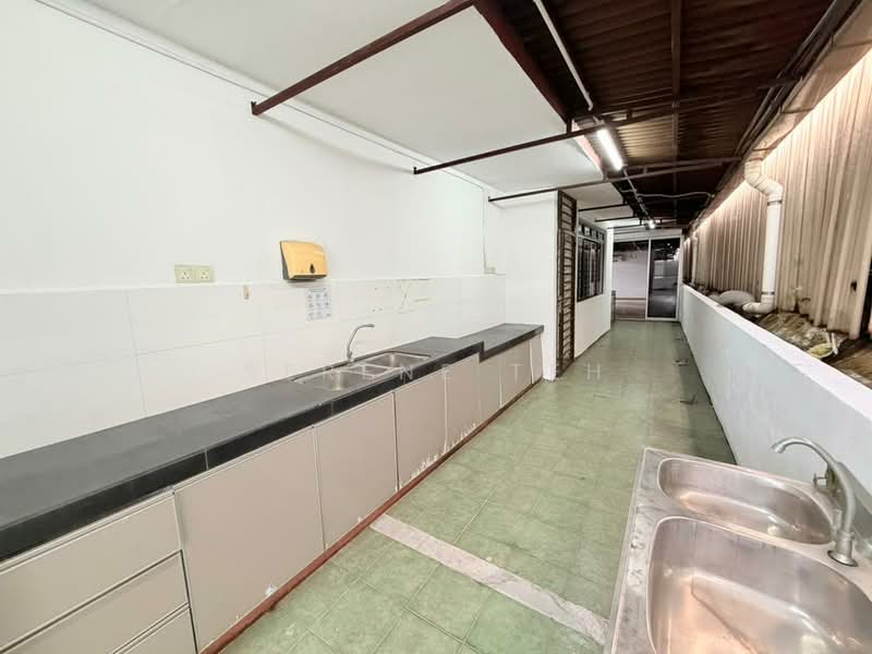 Rumah Banglo untuk Disewa di Taman Melodies (Johor Bahru) - Serene Teh - Kitchen - PropertyGuru.com.my