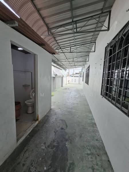 Rumah Teres 1 Tingkat untuk Dijual di Taman Malim Jaya (Bachang) - YM Chong - Bathroom - PropertyGuru.com.my