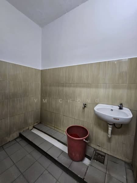 Rumah Teres 1 Tingkat untuk Dijual di Taman Malim Jaya (Bachang) - YM Chong - Bathroom - PropertyGuru.com.my