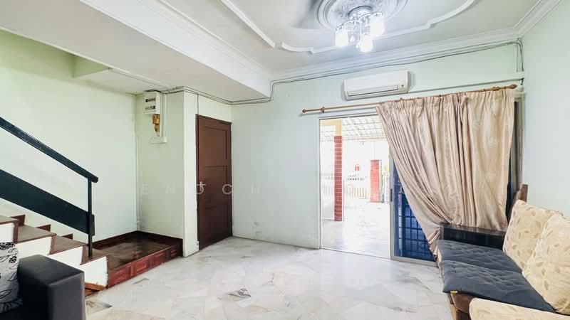 Rumah Kluster untuk Disewa di Bandar Cemerlang (Ulu Tiram) - Enoch Liong - Living Room - PropertyGuru.com.my