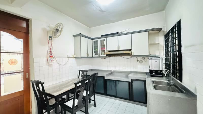 Rumah Kluster untuk Disewa di Bandar Cemerlang (Ulu Tiram) - Enoch Liong - Kitchen - PropertyGuru.com.my