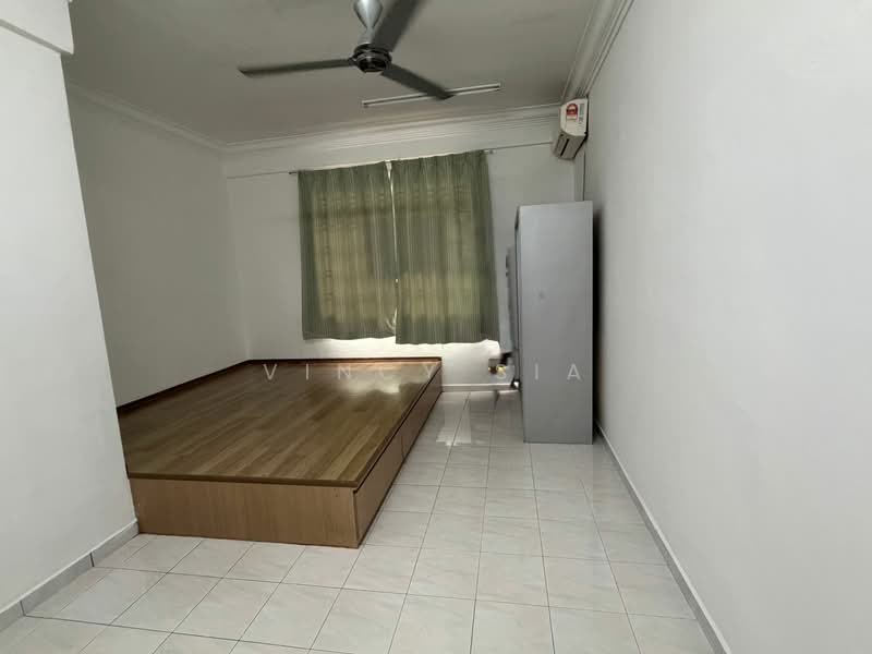 Pangsapuri untuk Dijual di Sri Awana Townhouse - Vincy Sia - Bedroom - PropertyGuru.com.my