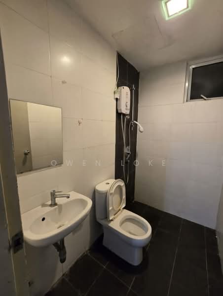 Servis Apartment untuk Disewa di Pacific Place - Owen Loke - Bathroom - PropertyGuru.com.my